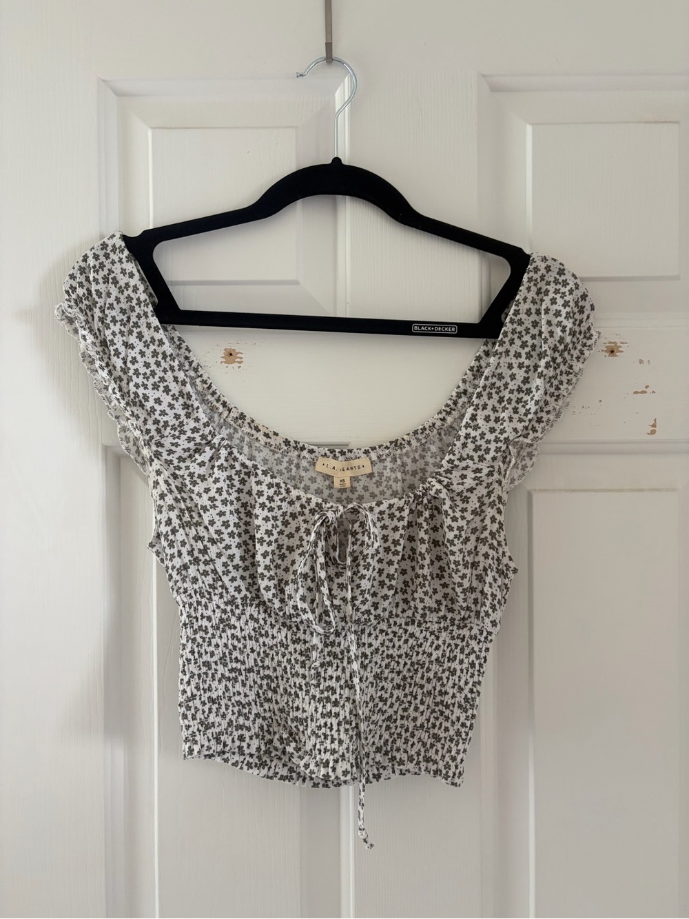La Hearts White & green Floral Smocked Tie-Front Crop Top
